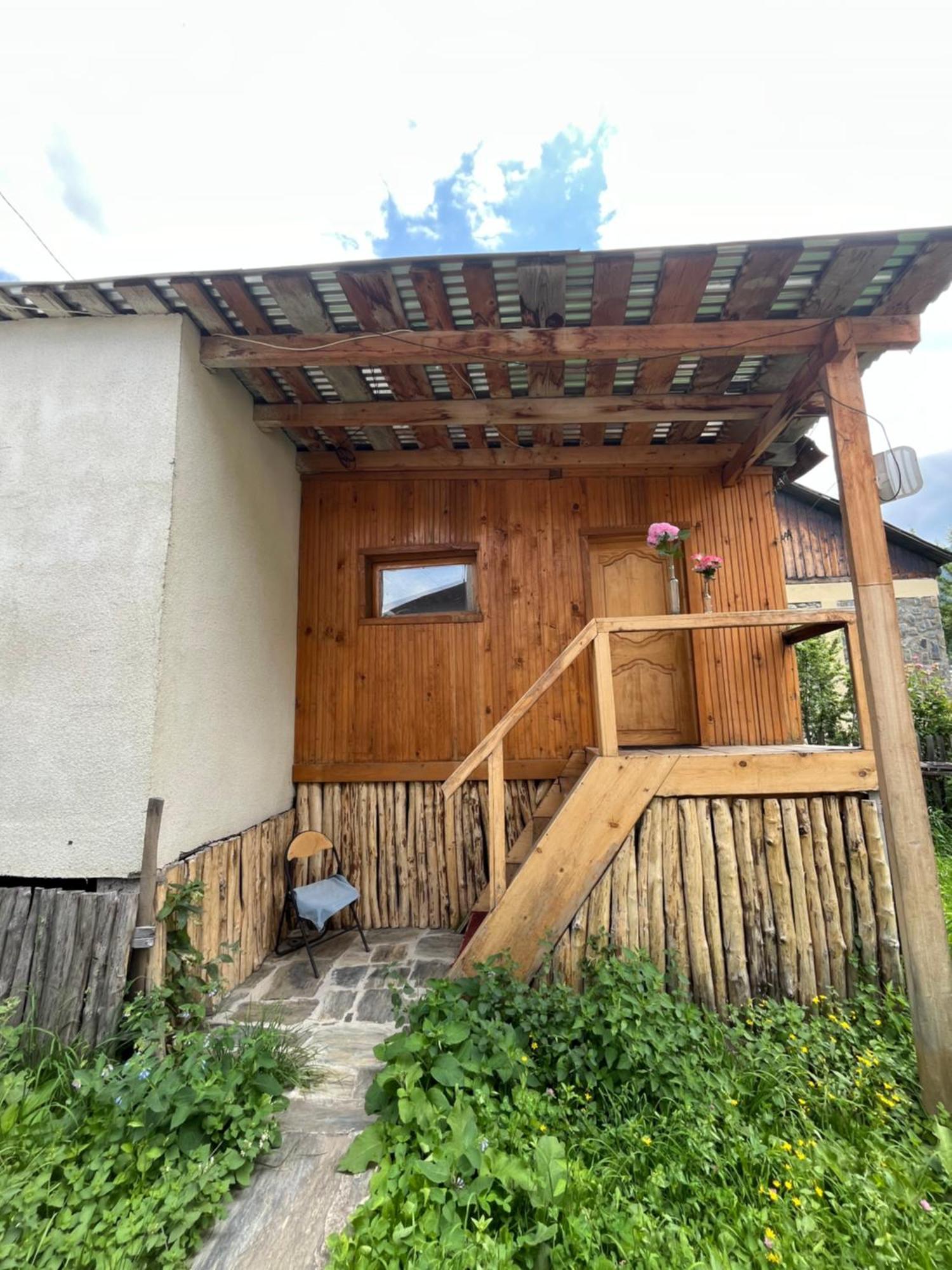 Vila Wooden House Mestia Exteriér fotografie